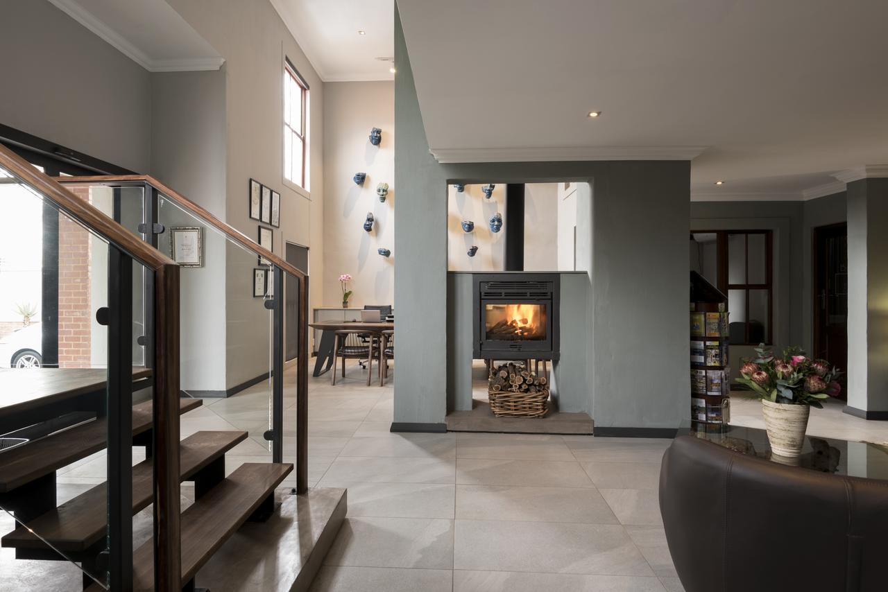 Menlyn Boutique Hotel Pretoria Exterior photo Interior of the hotel